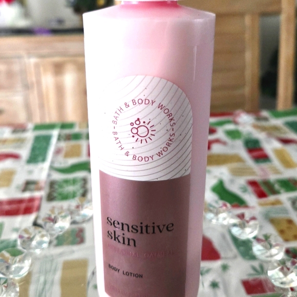 Bath & Body Works Sensitive Skin Body Lotion - Picture 5 of 5